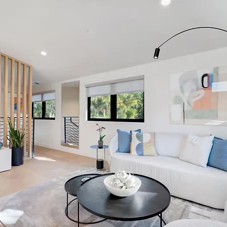 Dazzling Modern Home Close To Downtown Palo Alto And Stanford